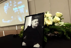 "Bio je Fredi Merkjuri svog posla, prepoznate mu glas među hiljadu" - Održana komemoracija Edinu Avdiću